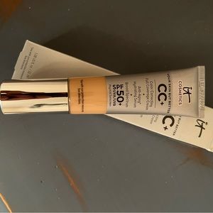 It cosmetics foundation NEW